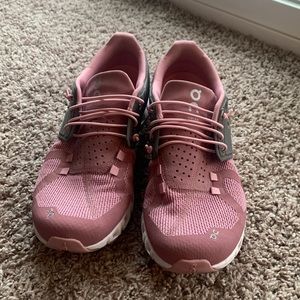 On Cloud Running Shoes - Pink & Charcoal - Size 9